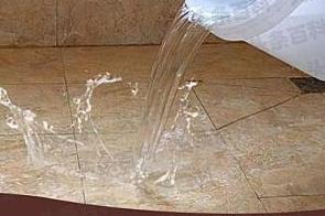鼓楼漏水维修 免砸砖防水材料该如何施工